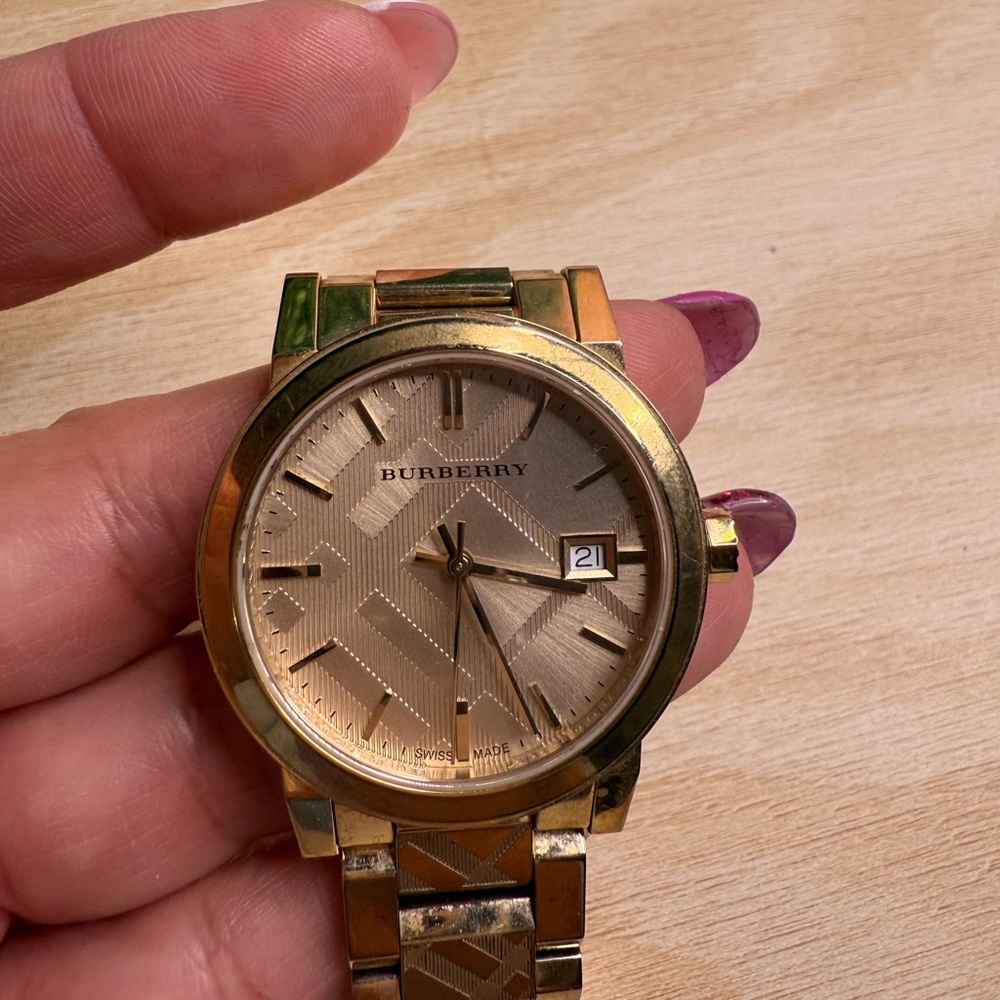 Burberry Gold and Silver Watch| Used - Picture 12 of 13